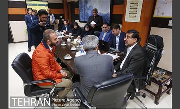 بازدید دکتر حسینی مکارم از شهرداری منطقه 5 10
