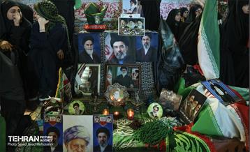 تجمع شب سی‌وچهارم در میدان انقلاب 22