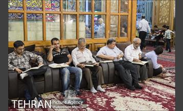 جز خوانی قرآن کریم در حسینیه کربلایی های گلوبندک‎ 13