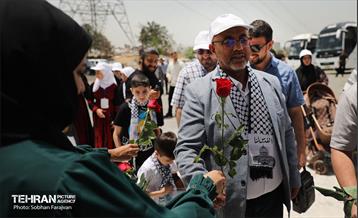 بازدید بیش از ۱۰۰ خانواده شهدای غزه از برج میلاد 22