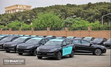 آیین ورود ۱۰۰۰ دستگاه تاکسی برقی به ناوگان حمل و نقل عمومی شهر تهران 27