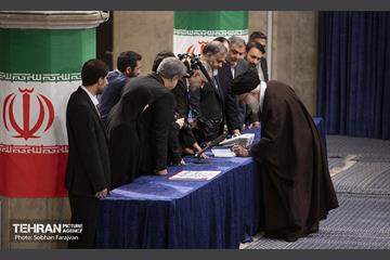حضور رهبر معظم انقلاب در انتخابات ۱۴۰۲ 11