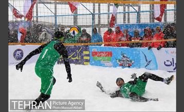 نخستین دوره مسابقات بین‌المللی «والیبال برفی» در پیست دیزین