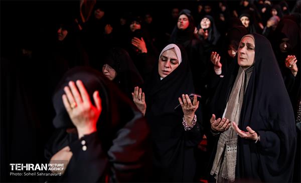 عزاداری شب پنجم محرم به نیابت از «رهبر شهید انقلاب»
