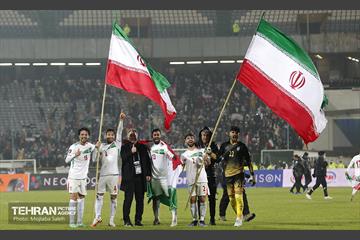 جشن و شادی بازیکنان و کادر فنی تیم ملی ایران پس از صعود به جام جهانی 2022