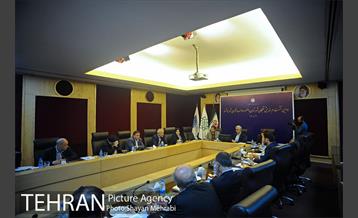 دومین جلسه هم اندیشی نخبگان شهر تهران با شهردار تهران 33