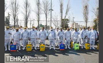 عملیات گندزدایی زدایی و ضدعفونی معابر اصلی و فرعی خیابان ولیعصر‎(عج) 1