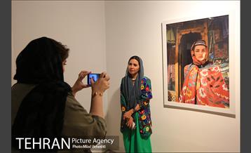 نمایش عکس «زیبایی در جنگ» 29