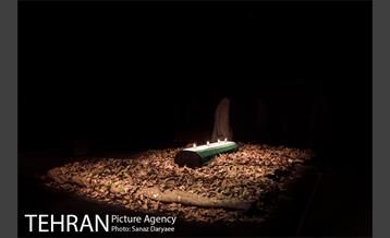 نمایش "سبز سپید سرخ"‎ 7