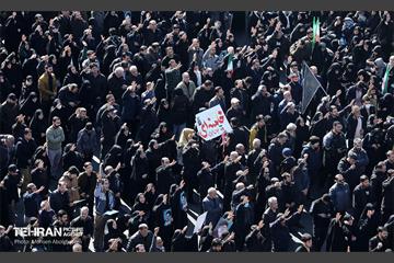 اجتماع مردم تهران در پی شهادت رهبر انقلاب - 2 27