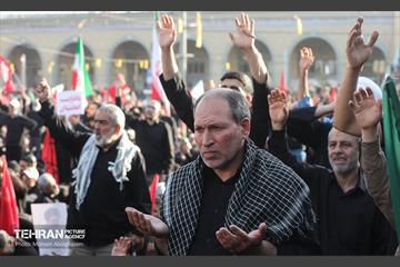 اقامه نماز بر پیکر آقای شهید ایران - 1 83