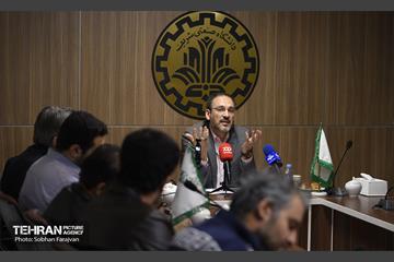 بازدید اصحاب رسانه از ایستگاه‌ سنجش آلودگی هوا 19