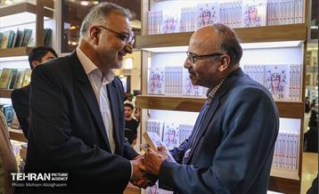 بازدید شهردار تهران از سی‌وپنجمین نمایشگاه بین‌المللی کتاب تهران 27