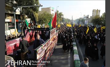 حضور شهروندان منطقه 15 در راهپیمایی اربعین امام حسین(ع) 5