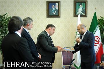 دیدار میهمانان خارجی حاضر در اجلاس جهانی شوراها و شهرداران با رییس مرکز ارتباطات و امور بین الملل شهرداری تهران 21