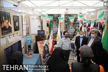 بازدید شهردار تهران از نمایشگاه دفاع مقدس 8