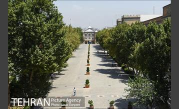 بازدید اعضا شورای شهر از محوطه سردرب باغ ملی و میدان مشق 10