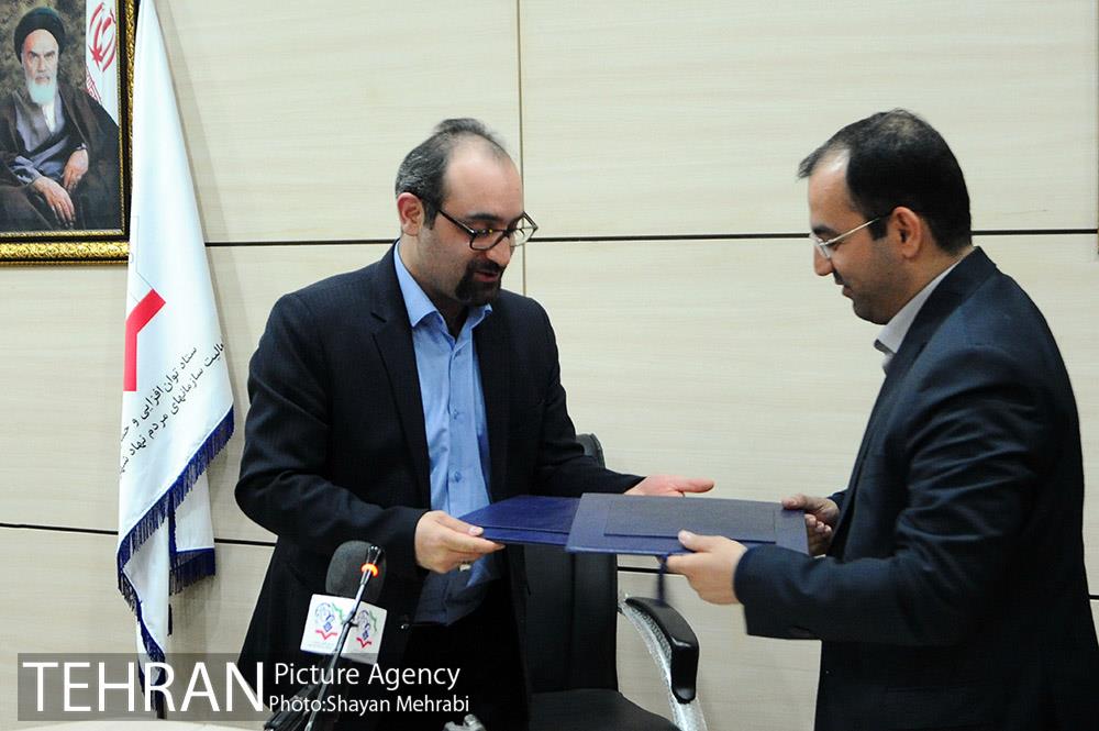 تفاهم نامه همکارى بین مرکز ارتباطات و امور بین الملل شهردارى تهران با ستاد توان افزایى و حمایت از فعالیت سازمان هاى مردم نهاد شهر تهران 17