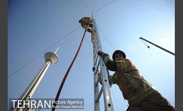 بازدید دکتر نجفی از مانور نیروهای آتش نشانی 25