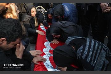 تشییع پیکر خبرنگار فقید مهدی علیرضایی 5
