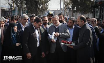 افتتاح ۳ ایستگاه شارژبرقی و رونمایی از تاکسی برخط 11