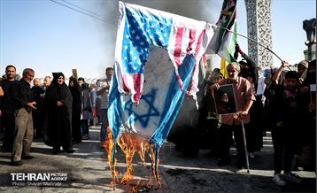 تجمع قدردانی از عملیات وعده صادق ۲ در میدان امام حسین (ع) 17