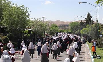 برگزاری بزرگترین اجتماع ورزشی دختران شهر تهران در منطقه۸‌ 24