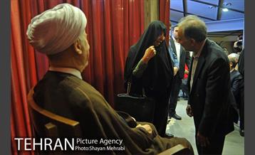 رونمایى از تندیس مرحوم حضرت آیت الله هاشمى رفسنجانى 42