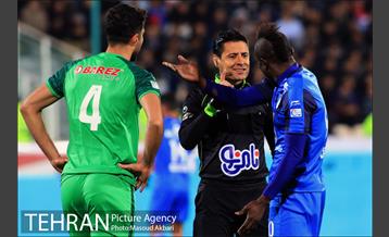 دیدار تیم‌های فوتبال ذوب آهن - استقلال تهران 3