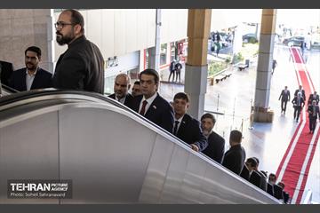 بازدید شهردار دوشنبه از برج میلاد 23