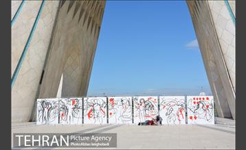 اجرای پرفورمنس "هفت شهر عشق" در میدان آزادی 5