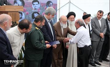 افتتاح بوستان شهدای خدمت و ۲۱۰ پروژه منطقه ۱۰ 21