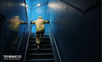 مسابقه پله‌نوردی آتش‌نشانان در برج میلاد 34