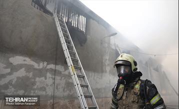 آتش‌سوزی انبار لوازم موتورسیکلت 40