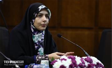 جلسه هم‌اندیشی رییس نهاد پایش طرح های توسعه شهری با جمعی از بانوان 21