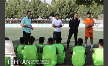 اولین تمرین تیم فوتبال نفت تهران با حضور علی کریمی