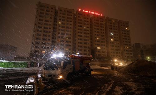 به وقت خدمت؛ برف‌روبی منطقه 1 شهرداری تهران 11