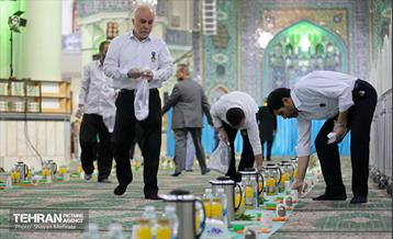 ضیافت افطاری در حرم عبدالعظیم حسنی(ع) 42