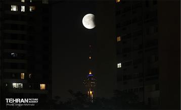 ماه خونین» 3