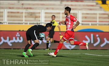 دیدار گسترش فولاد و پرسپولیس در لیگ برتر فوتبال 12