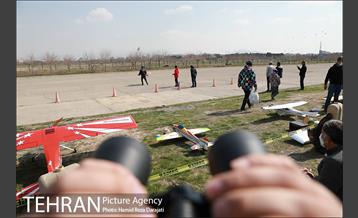 پرواز مدل ها بر فراز آسمان پایتخت 36