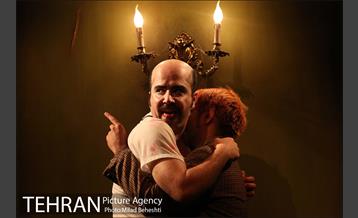 نمایش بی پدر‎ 15