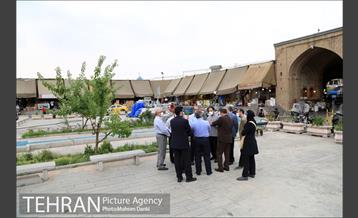 بازدید معاون شهرسازی و معماری شهرداری تهران و شهردار منطقه ۱۲ از بازار امین السلطان 15
