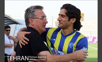 دیدار تیم‌های فوتبال گسترش فولاد و پرسپولیس 7