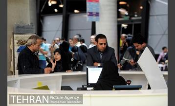 شبگردی اصحاب رسانه در باغ کتاب تهران 9