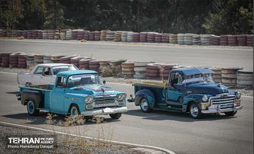 اجتماع بزرگ خودروهای کلاسیک در تور تهران دیـزین  25