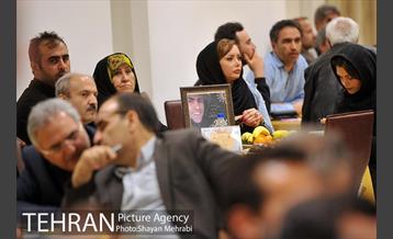 تجلیل از خانواده شهدای آتش‌نشان حادثه پلاسکو با حضور شهردار تهران 24