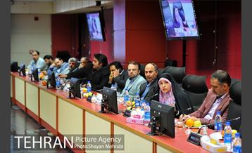 نشست هم اندیشی رئیس سازمان حمل و نقل و ترافیک با مدیران رسانه ها 30