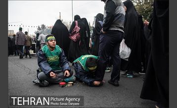 راه پیمایی مردم تهران در روز اربعین  2