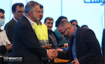 همایش تقدیر از ایثارگران سلامت